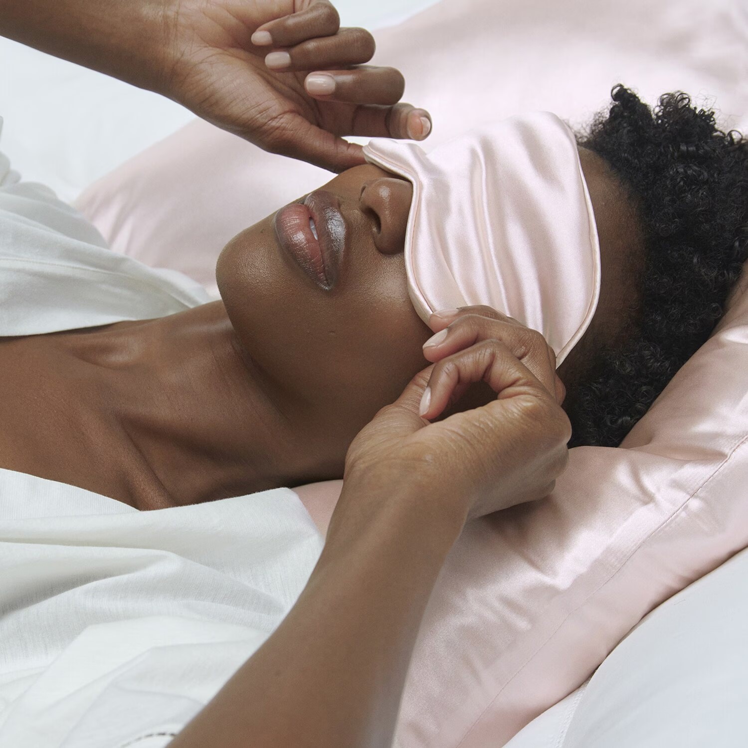 SATIN SLEEPING MASK (ANTIFAZ PARA DORMIR DE SATÍN)